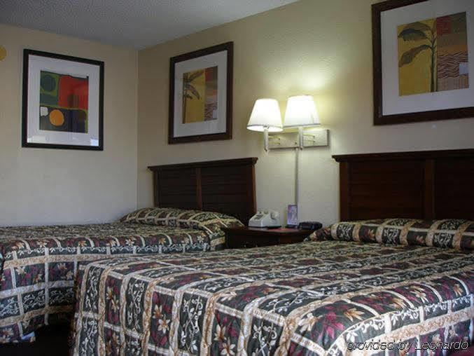 Rodeway Inn St Augustine Historic District St. Augustine Room photo